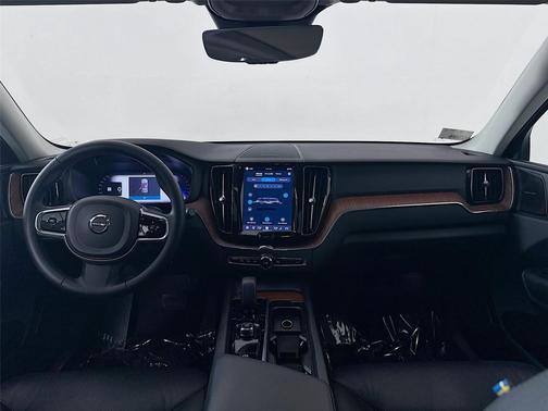 Vapour Grey Metallic 2024 Volvo XC60 B5 Plus Dark Theme