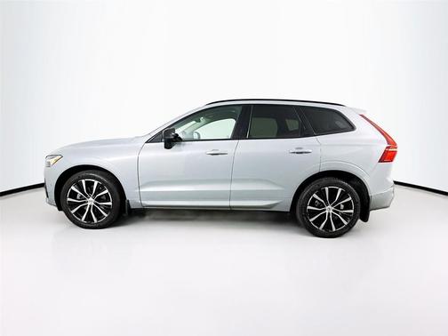 Vapour Grey Metallic 2024 Volvo XC60 B5 Plus Dark Theme