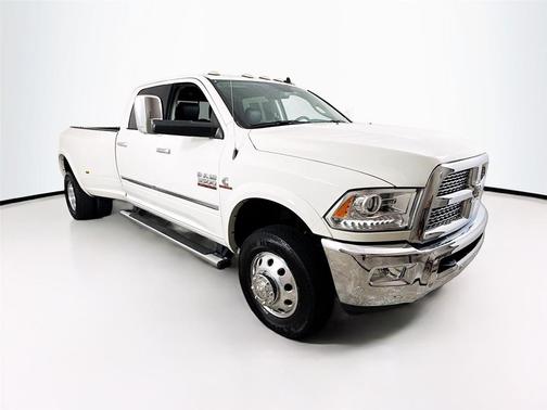 2018 RAM 3500 Laramie Crew Cab 4x4 8' Box