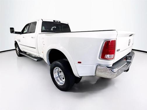 2018 RAM 3500 Laramie Crew Cab 4x4 8' Box