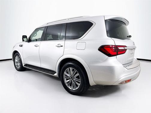 2021 INFINITI QX80 Luxe