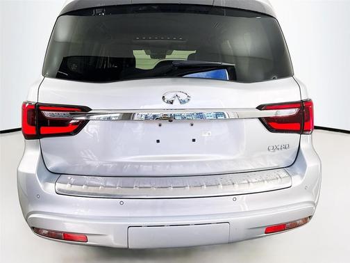 2021 INFINITI QX80 Luxe