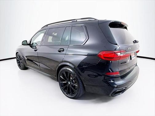 2022 BMW X7 M50i