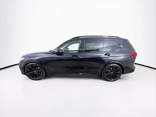 2022 BMW X7 M50i