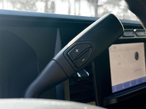 Oxford White 2023 Ford F-250 XLT