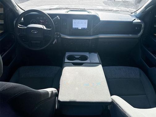 Oxford White 2023 Ford F-250 XLT