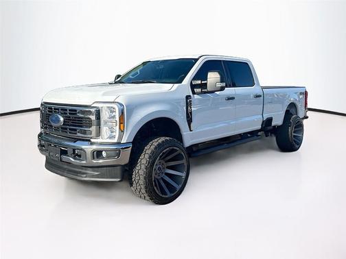 Oxford White 2023 Ford F-250 XLT