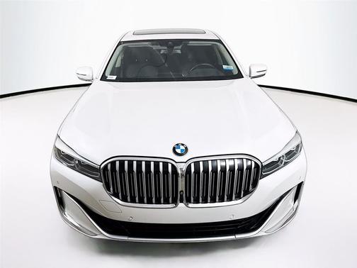 2020 BMW 740 740i