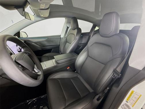 2026 Tesla Model Y Premium Rear-Wheel Drive