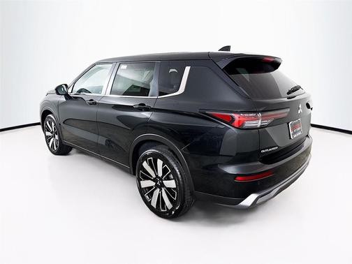 2025 Mitsubishi Outlander SE 2.5 2WD