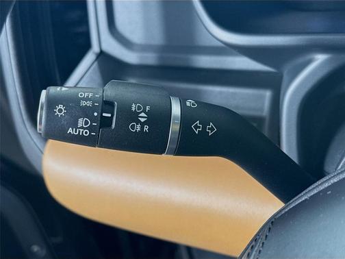 Santorini Black Metallic 2023 Land Rover Defender 110 V8