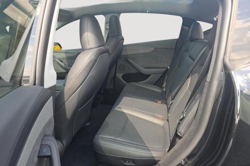 Diamond Black 2026 Tesla Model Y Premium Rear-Wheel Drive