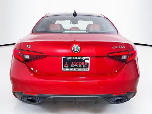 2023 Alfa Romeo Giulia Veloce RWD