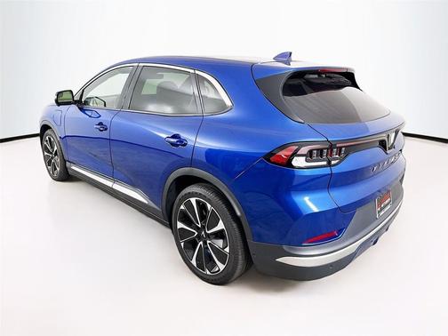 2024 VinFast VF 8 Plus