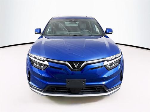 2024 VinFast VF 8 Plus