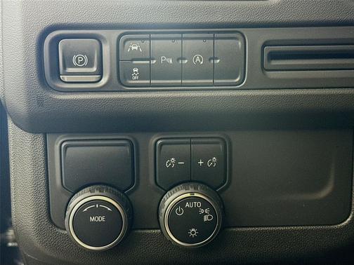 2023 Chevrolet Suburban LS