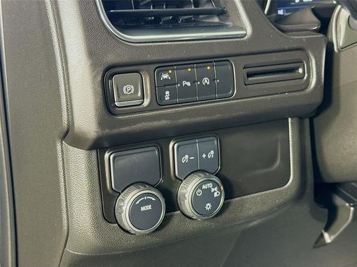 2023 Chevrolet Suburban LS