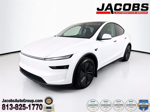 Pearl White Multi-Coat 2026 Tesla Model Y Premium Rear-Wheel Drive