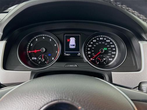 Platinum Gray Metallic 2018 Volkswagen Atlas 2.0T SE