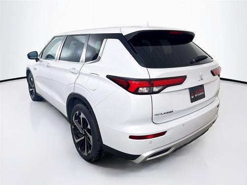 2023 Mitsubishi Outlander PHEV SE S-AWC