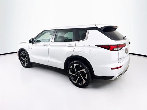2023 Mitsubishi Outlander PHEV SE S-AWC