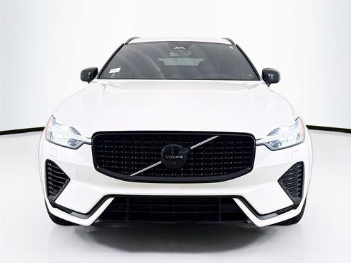 2022 Volvo XC60 Recharge Plug-In Hybrid T8 R-Design