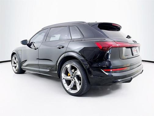 2022 Audi e-tron S Prestige