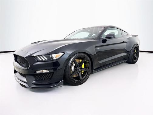 2017 Ford Shelby GT350 Base
