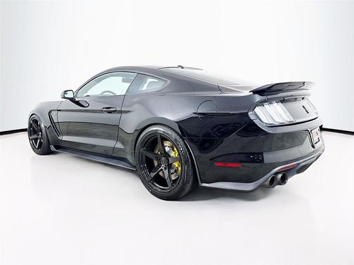 2017 Ford Shelby GT350 Base
