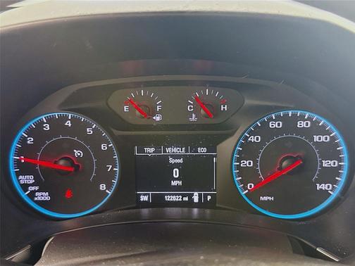 Silver Ice Metallic 2018 Chevrolet Equinox LS