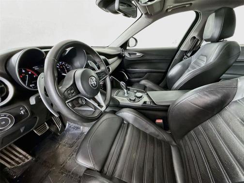 Alfa Black 2019 Alfa Romeo Giulia Ti Sport