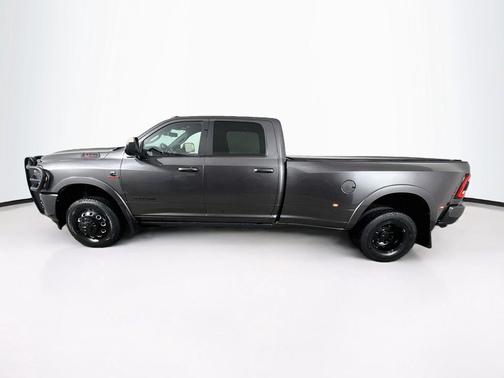 Granite Crystal Metallic Clearcoat 2022 RAM 3500 Limited Crew Cab 4x4 8' Box