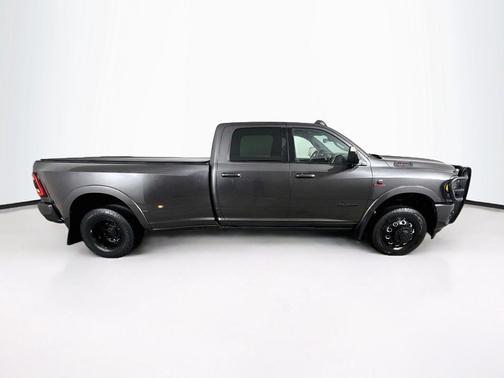 Granite Crystal Metallic Clearcoat 2022 RAM 3500 Limited Crew Cab 4x4 8' Box