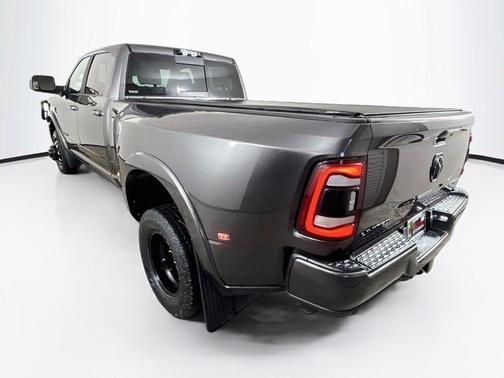 Granite Crystal Metallic Clearcoat 2022 RAM 3500 Limited Crew Cab 4x4 8' Box