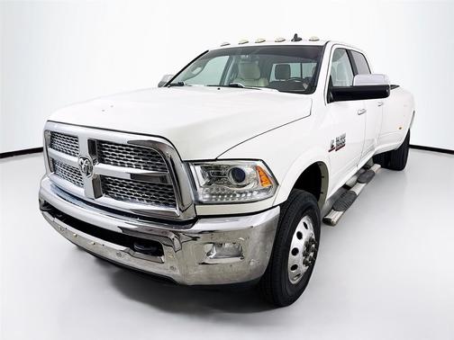 2017 RAM 3500 Laramie Crew Cab 4x4 8' Box