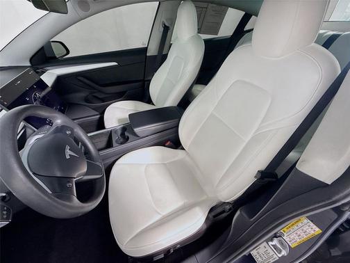 2022 Tesla Model 3 Standard Range