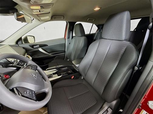 2026 Mitsubishi Eclipse Cross LE