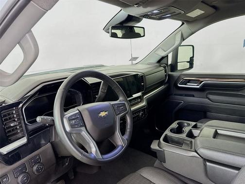 2025 Chevrolet Silverado 3500 LT