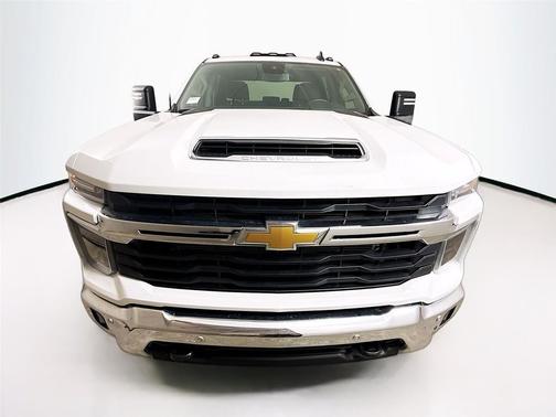 2025 Chevrolet Silverado 3500 LT