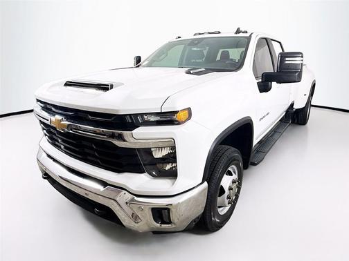 2025 Chevrolet Silverado 3500 LT