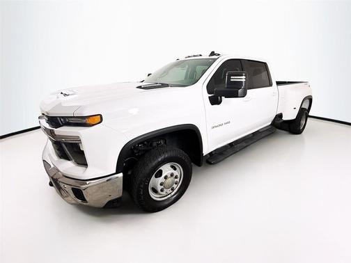 2025 Chevrolet Silverado 3500 LT