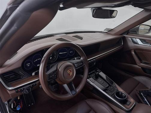 2020 Porsche 911 Carrera 4