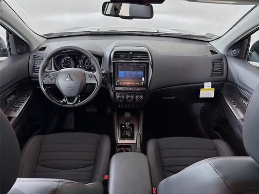 Labrador Black Pearl 2026 Mitsubishi Outlander Sport SE