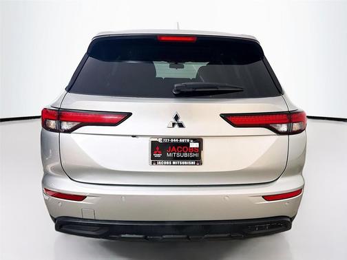 2022 Mitsubishi Outlander ES 2.5 2WD
