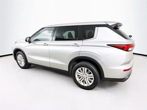 2022 Mitsubishi Outlander ES 2.5 2WD