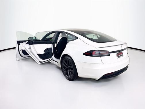 2022 Tesla Model S Plaid