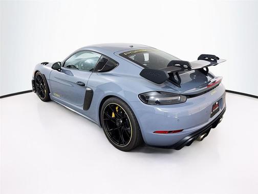 2025 Porsche 718 Cayman GT4 RS