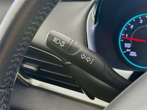 Summit White 2021 Chevrolet Traverse LT Cloth