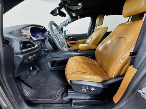 Ceramic Gray Clearcoat 2022 Chrysler Pacifica L