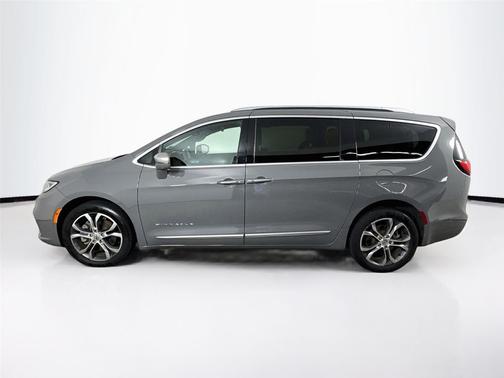 Ceramic Gray Clearcoat 2022 Chrysler Pacifica L